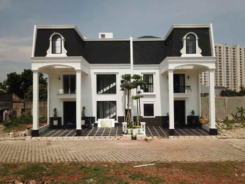 rumah baru american classic di pesanggrahan jaksel