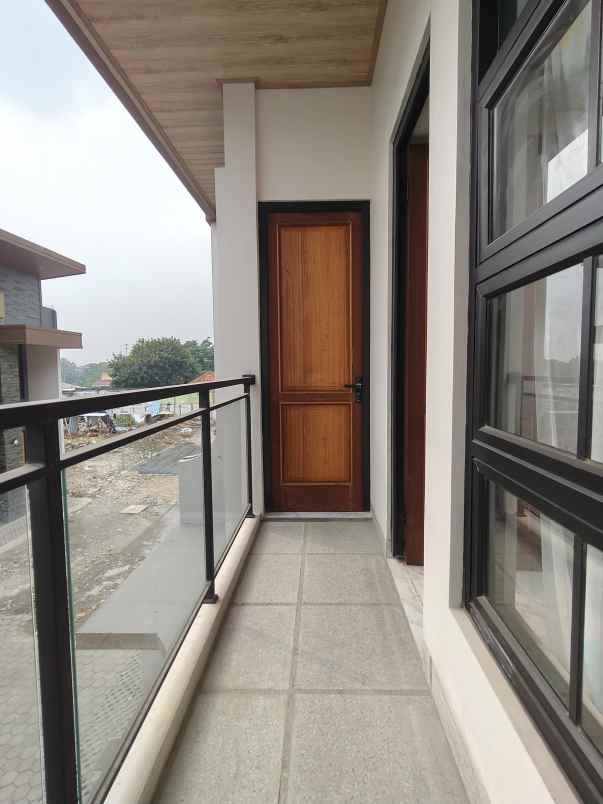 rumah baru dalam townhouse area cipayung jaktim