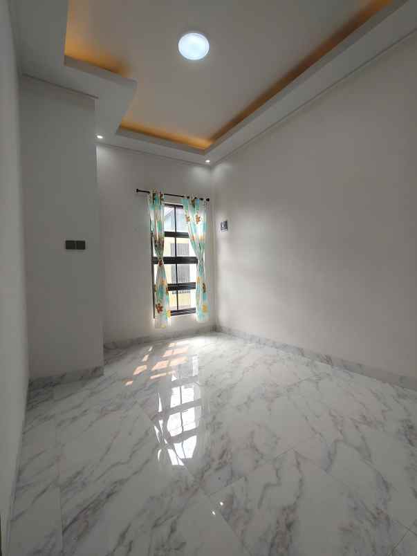 rumah baru dalam townhouse area cipayung jaktim