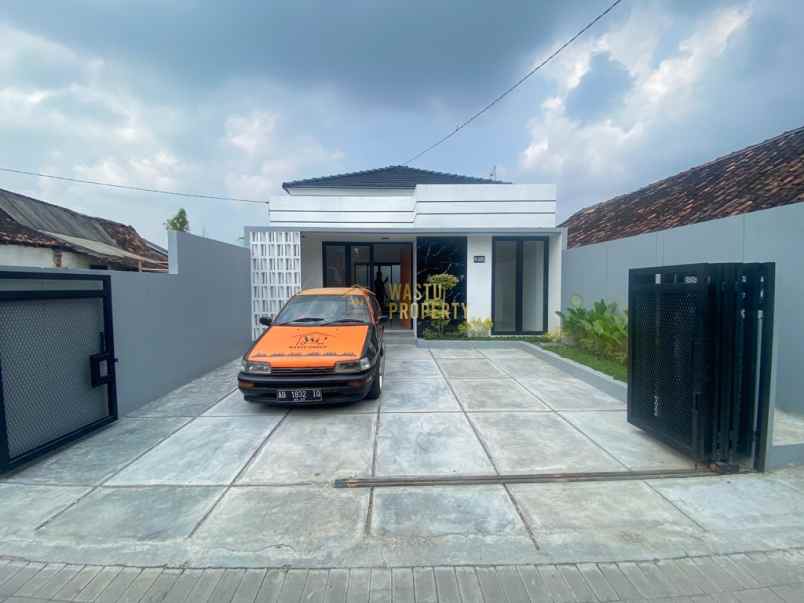 rumah baru dan siap huni dekat sch sleman