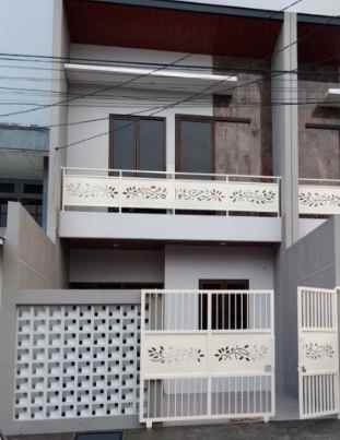 rumah baru gress tenggilis mejoyo 2 lantai shm