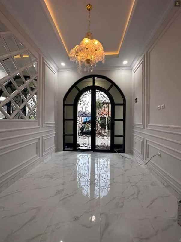 rumah baru klasik terjangkau bebas banjir