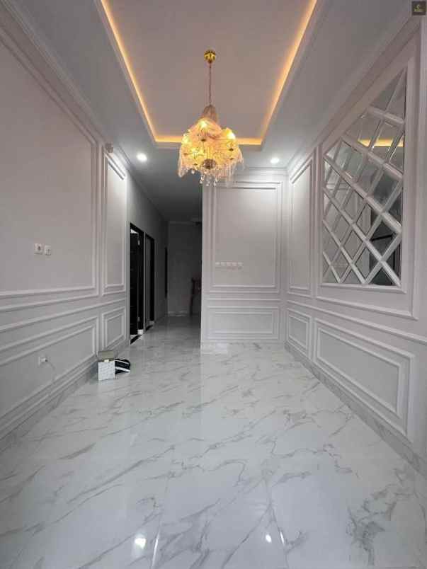 rumah baru klasik terjangkau bebas banjir