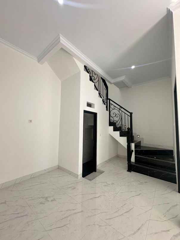 rumah baru minimalis modern di lenteng agung jaksel