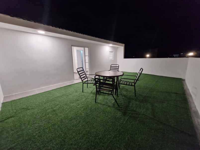 rumah baru modern klasik di joglo kembangan jakbar