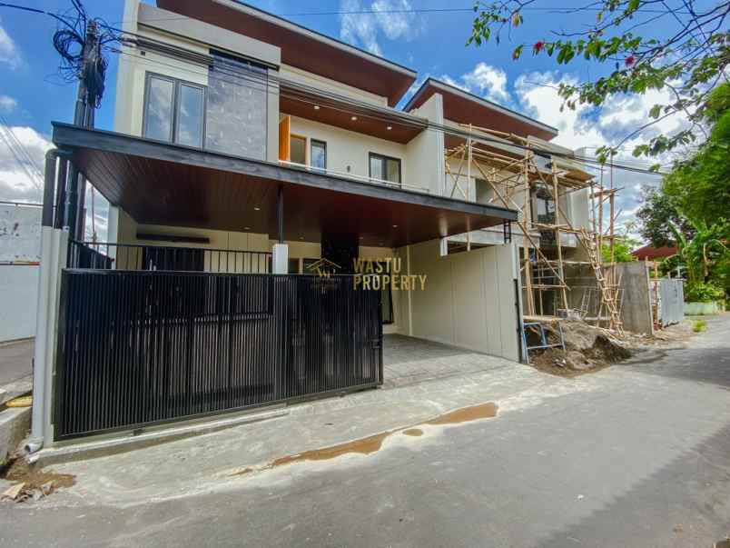 rumah cantik mewah 500 meter dari jalan godean