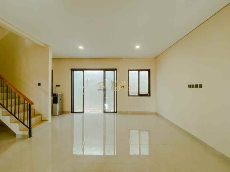 rumah cantik mewah 500 meter dari jalan godean