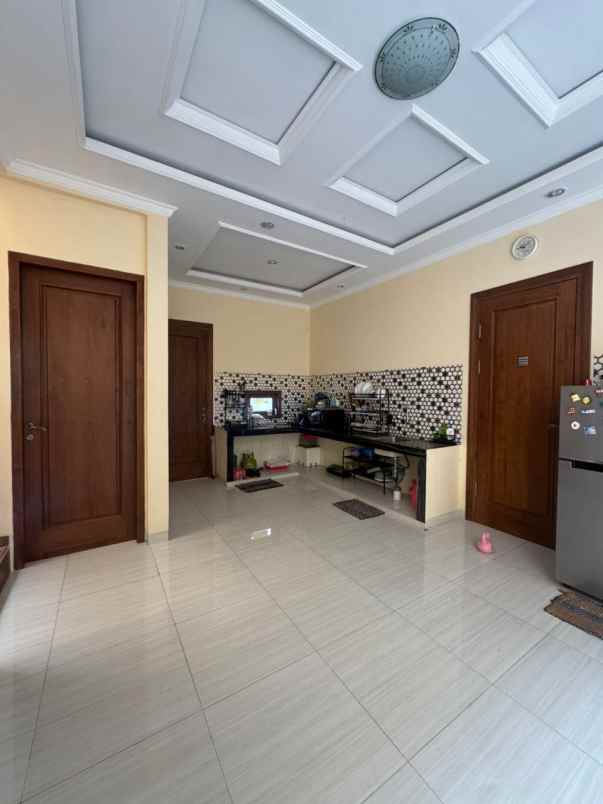 rumah cikutra dekat ciigadung pahlawan bandung