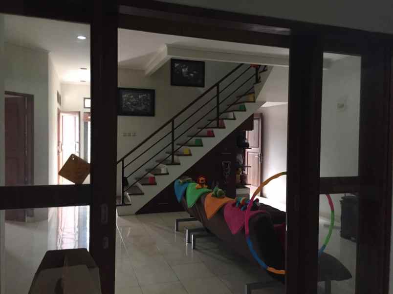 rumah cinere raya limo