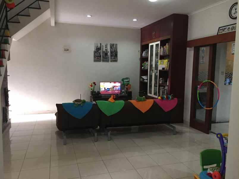 rumah cinere raya limo