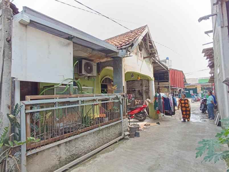 rumah dan 3 kios nego jl pramuka grogol depok