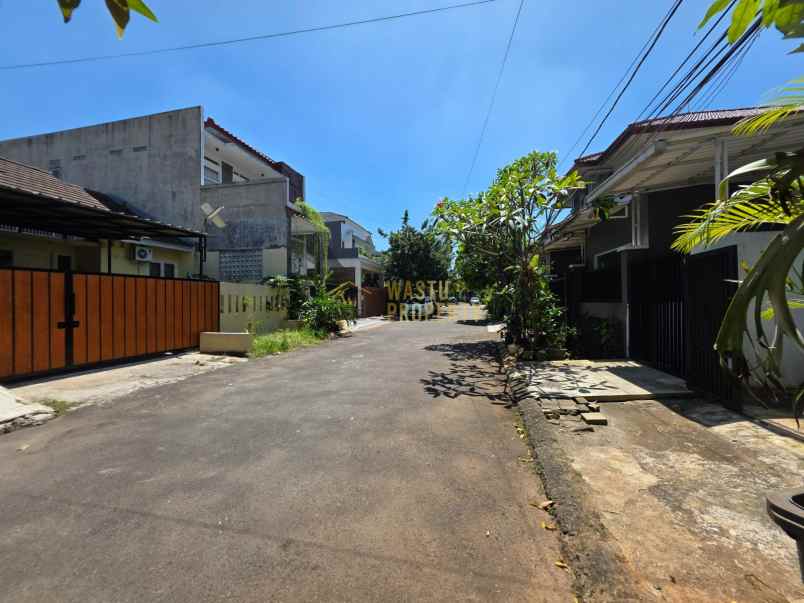rumah dan tanah luas di villa inti persada tangsel