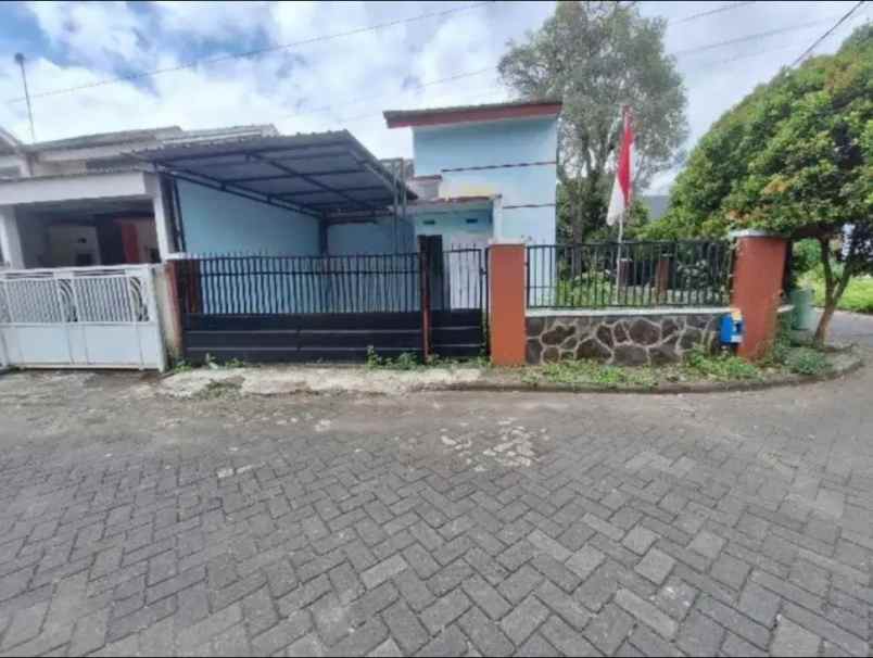 rumah de saxofone town house lowokwaru malang