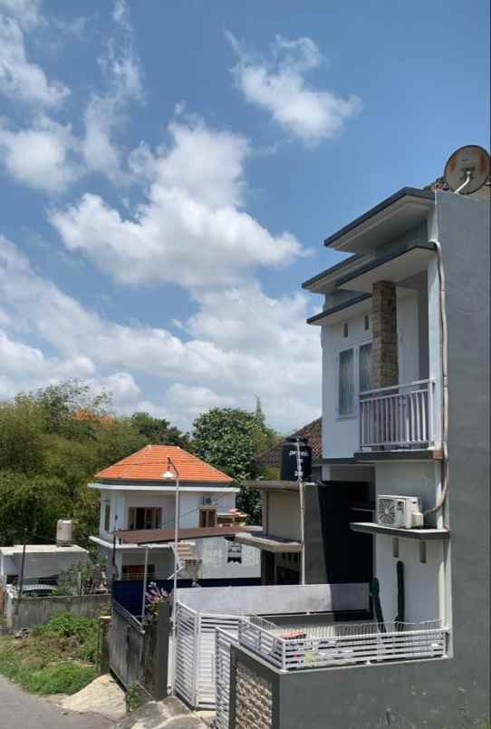 rumah di kwanji dalung kokoh modern dan terawat