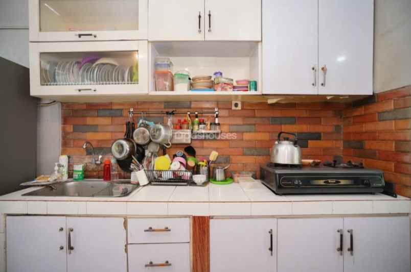 rumah dijual dekat bxc mall bintaro