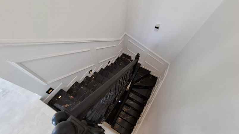 rumah dijual jagakarsa 2 rooftop