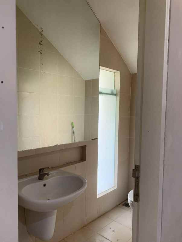 rumah eastcoast park semi furnished one gate system