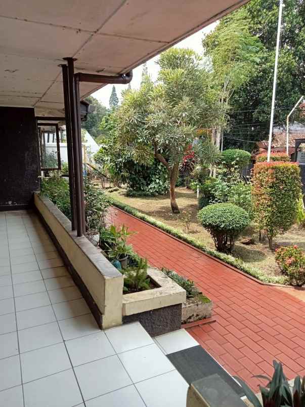 rumah hook dalam komplek pinggir jalan dago bandung
