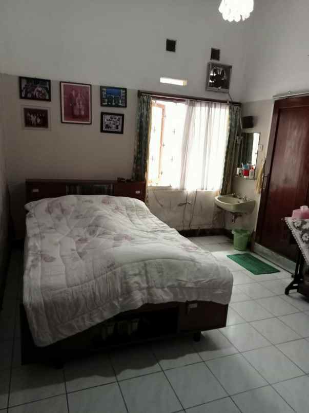 rumah hook dalam komplek pinggir jalan dago bandung