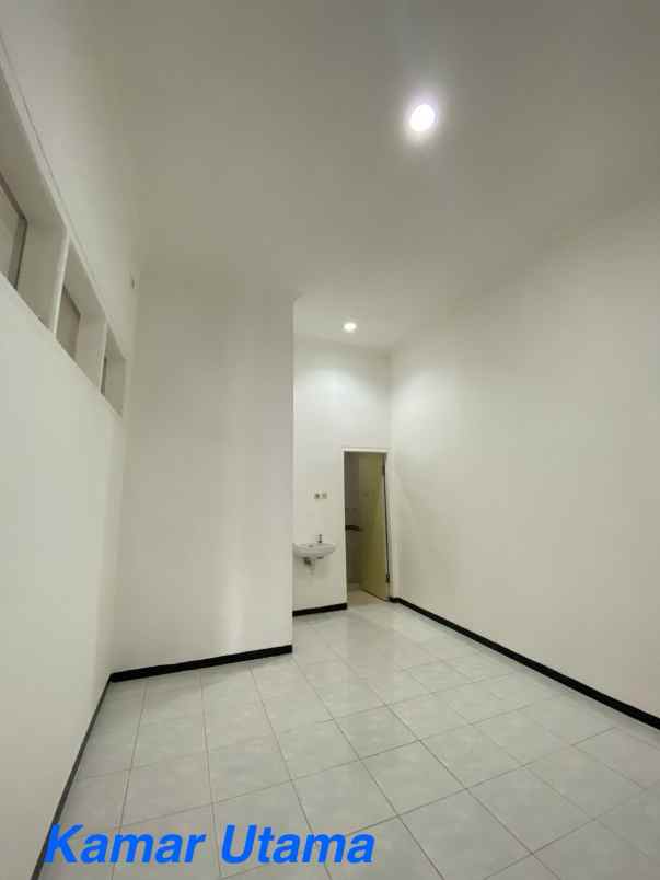 rumah hook mulyosari prima hadap timur utara