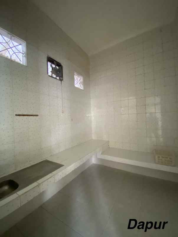 rumah hook mulyosari prima hadap timur utara