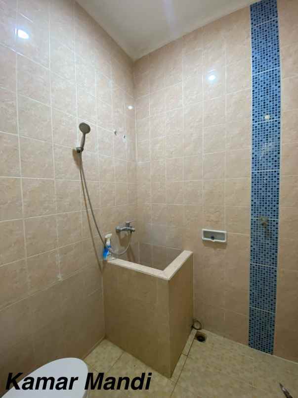 rumah hook mulyosari prima hadap timur utara