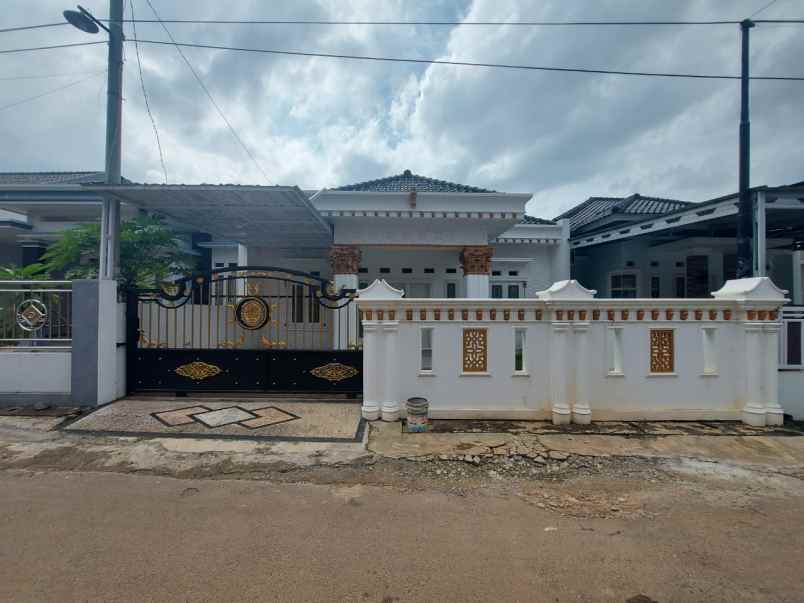 rumah jalan kav raya rajabasa