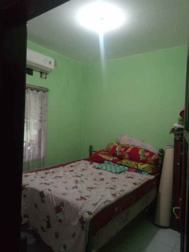 rumah jalan raya anggaswangi