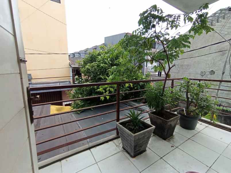 rumah jl bendungan jago kemayoran