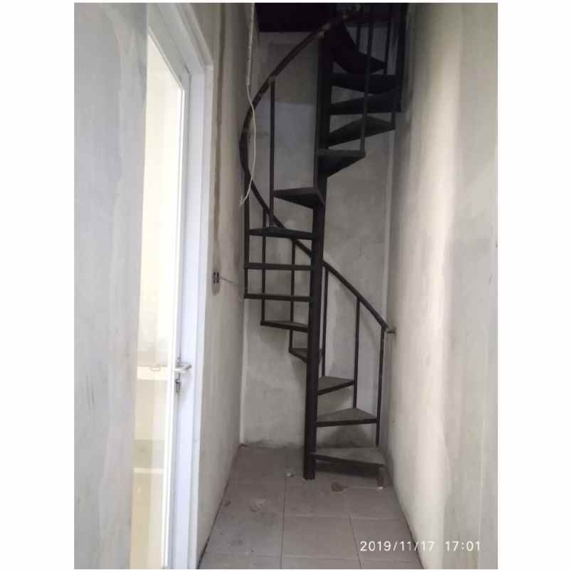 rumah jl otista raya ciputat