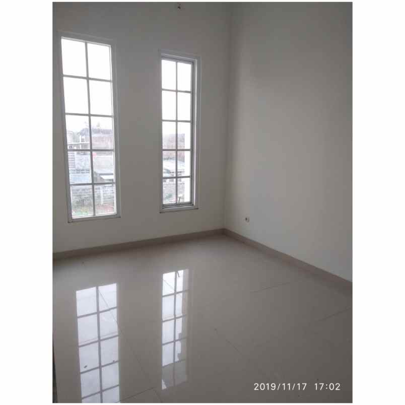 rumah jl otista raya ciputat