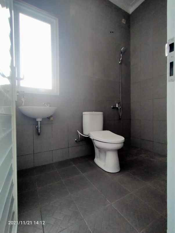 rumah jl ry kodau jati mekar