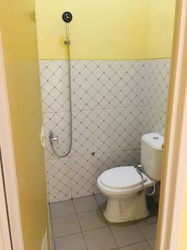 rumah jl smpn 6 kalibaru