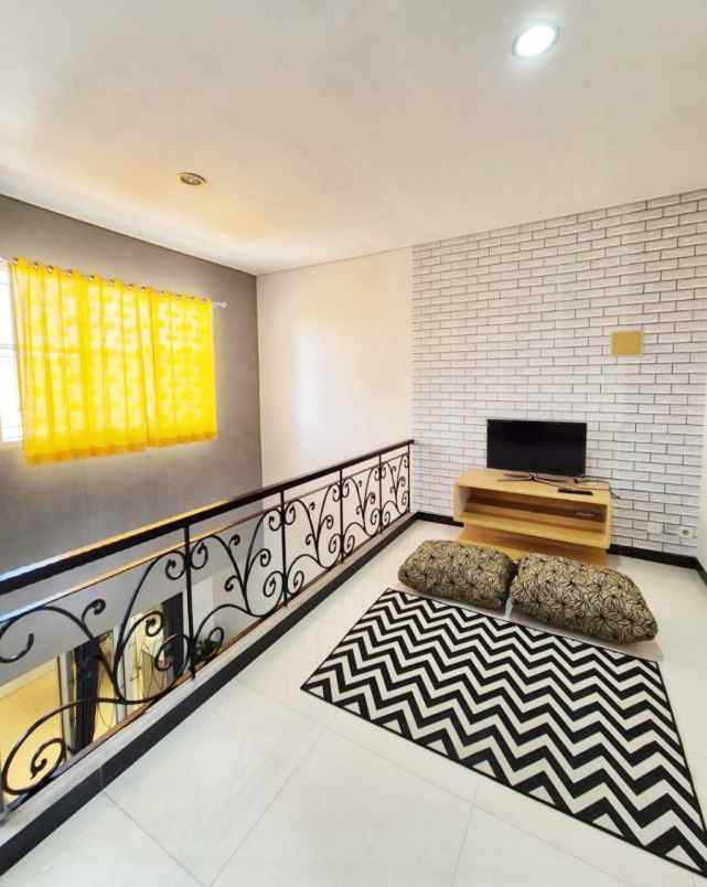 rumah laguna regency pakuwon city siap huni furnish