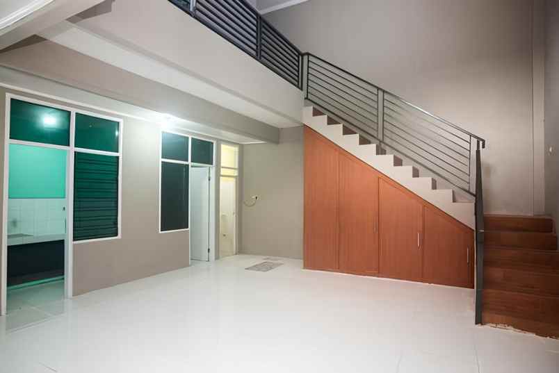 rumah lokasi oke di pulogebang kirana cakung jaktim