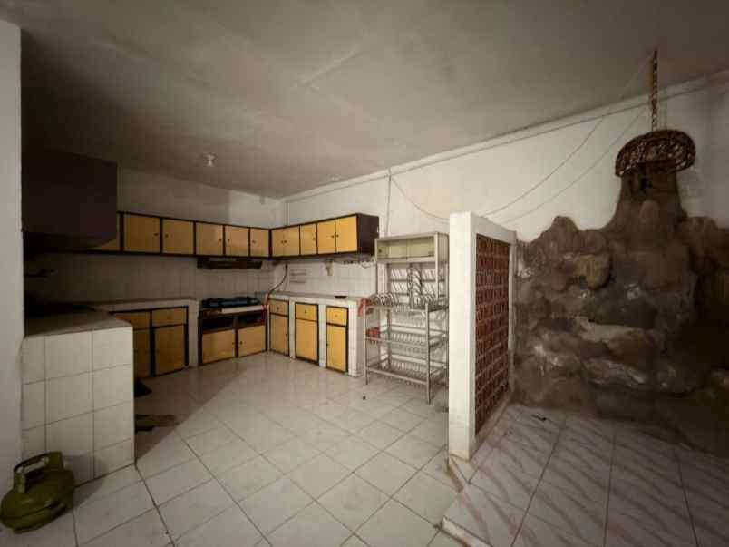 rumah medokan asri barat row 3 mobil terawat