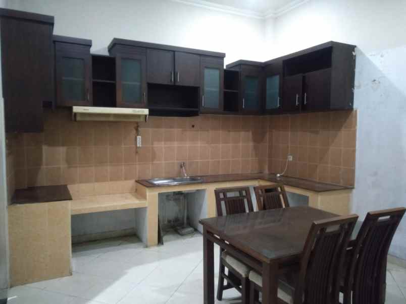 rumah mewah 2 lantai akses mudah dekat terminal jombor