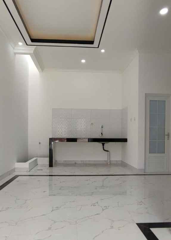 rumah mewah 2 lantai depok di krukut limo