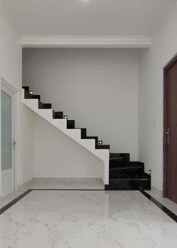 rumah mewah 2 lantai depok di krukut limo