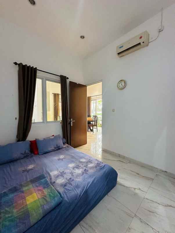 rumah mewah 3 lantai dalam townhouse di cinere depok