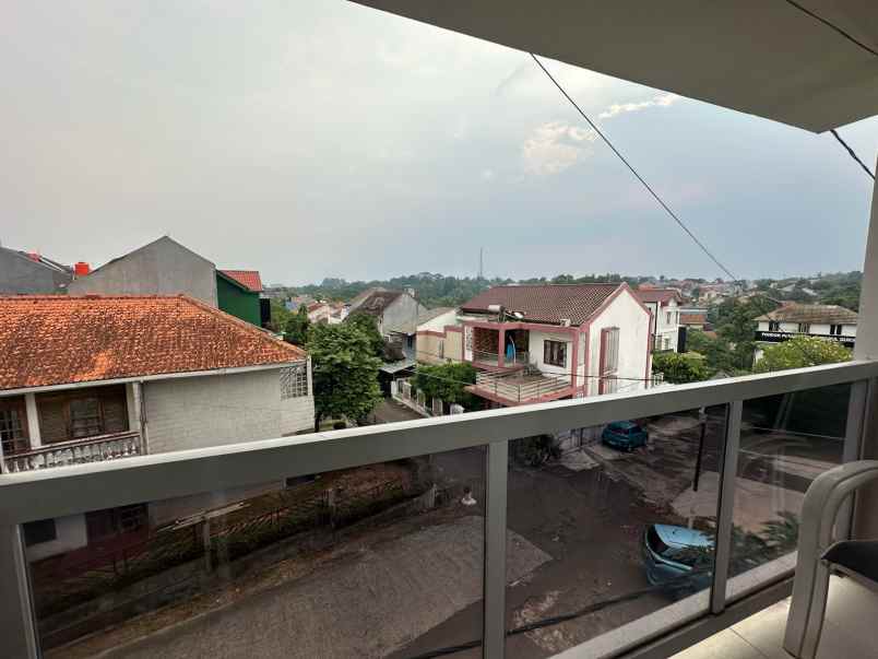 rumah mewah 3 lantai dalam townhouse di cinere depok