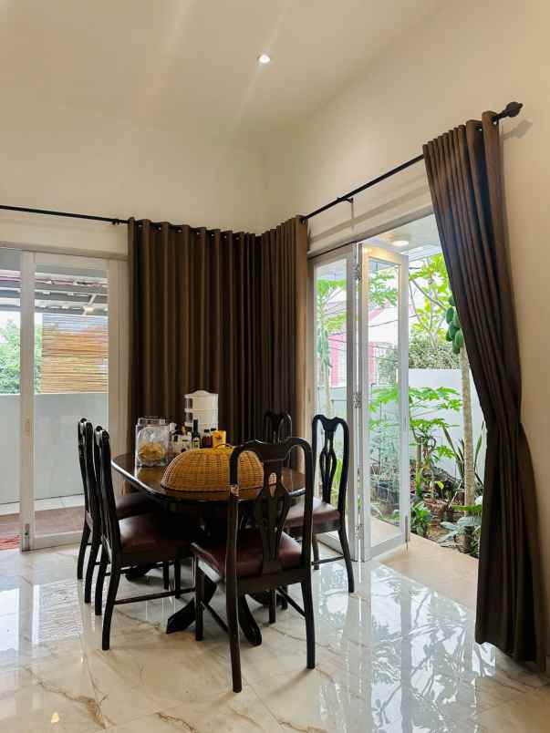 rumah mewah 3 lantai dalam townhouse di cinere depok