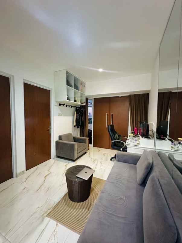 rumah mewah 3 lantai dalam townhouse di cinere depok