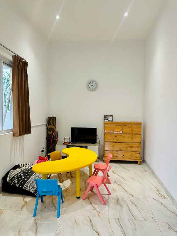 rumah mewah 3 lantai dalam townhouse di cinere depok