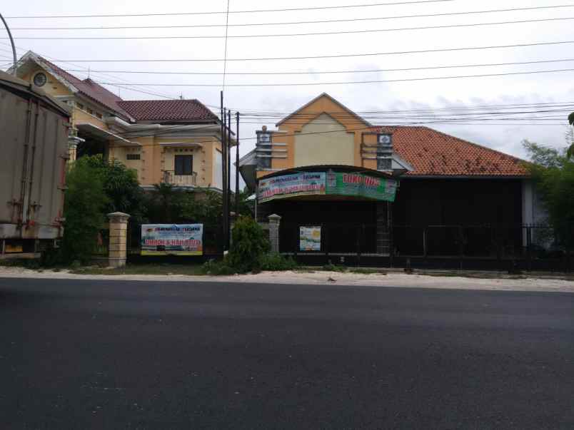 rumah mewah di jalan gajah mada rembang jawa tengah