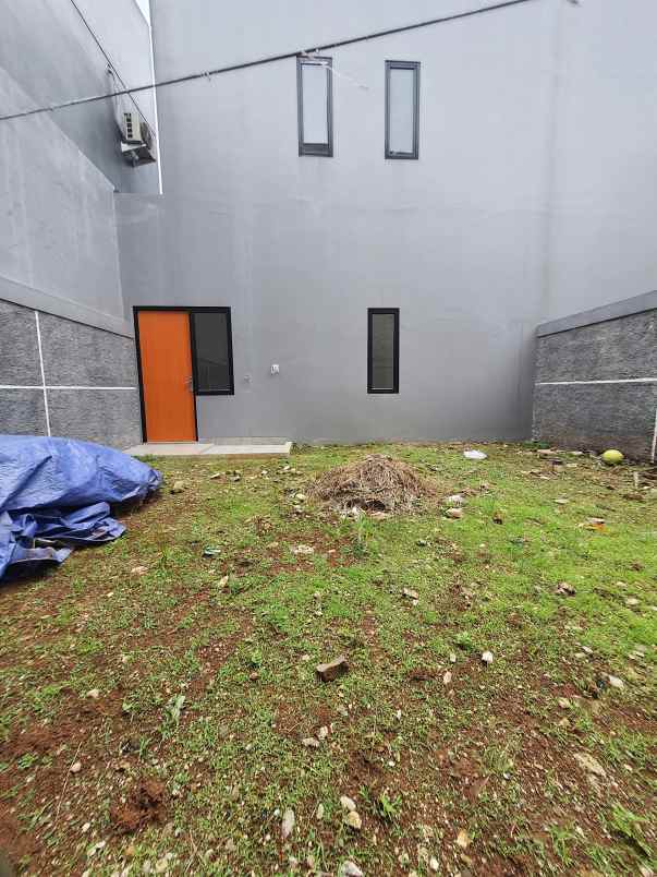 rumah mewah di kalimulya depok