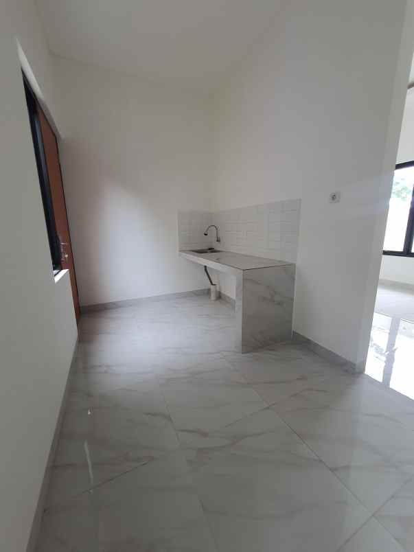 rumah mewah di kalimulya depok