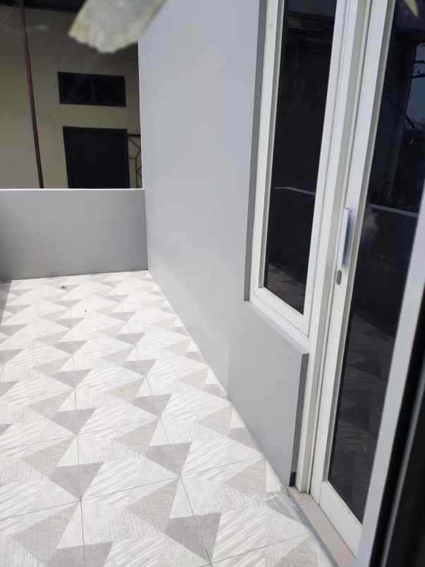 rumah mewah dua lantai bebas banjir di ungaran timur