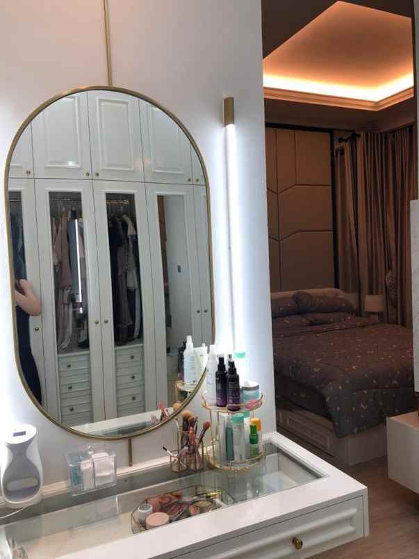 rumah mewah full furnished lavon