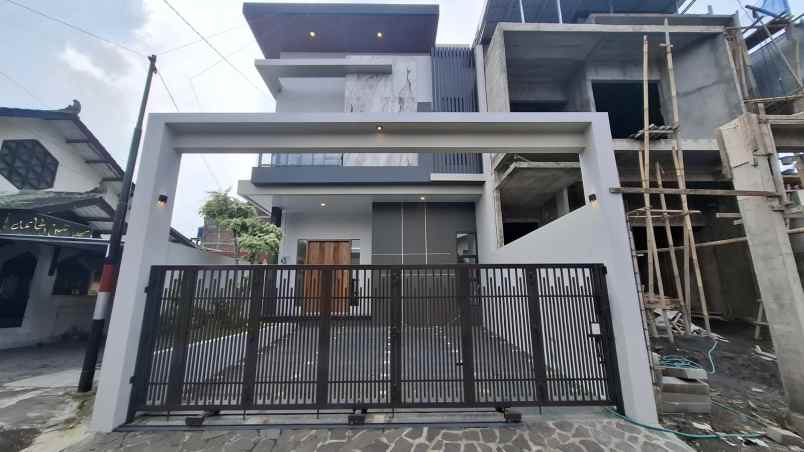 rumah mewah siap huni 15 menit ke kampus ugm jogja